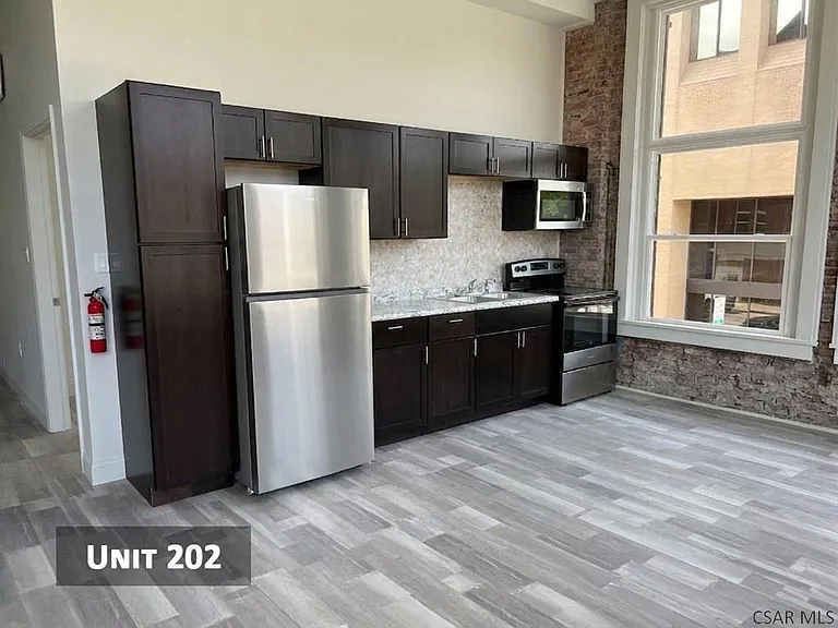 500 Main St #201 — Photo 7
