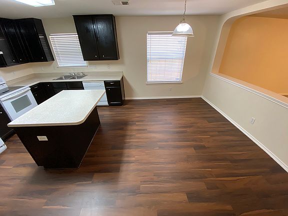 4th image of 10410 Marengo Ln