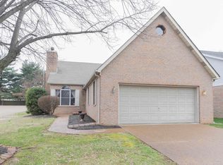 437 Hollybush Ln, Evansville, IN 47715