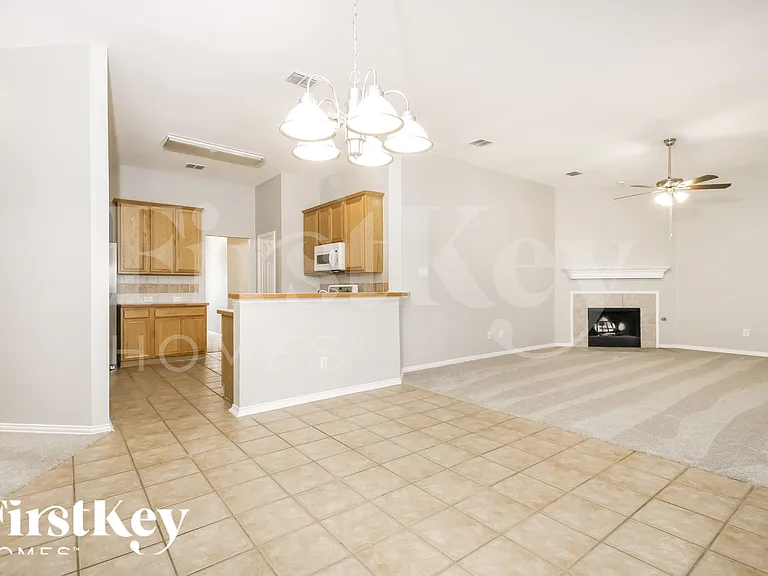8 Willowstone Ct — Photo 5