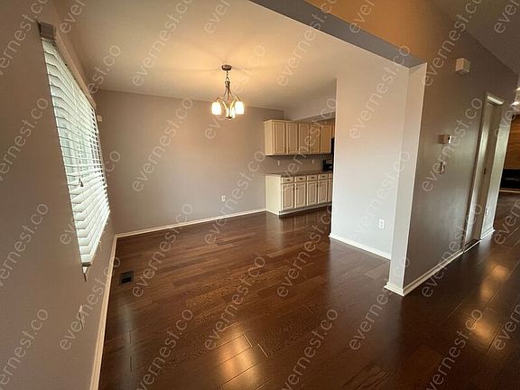 4th image of 1985 Seabright Ct