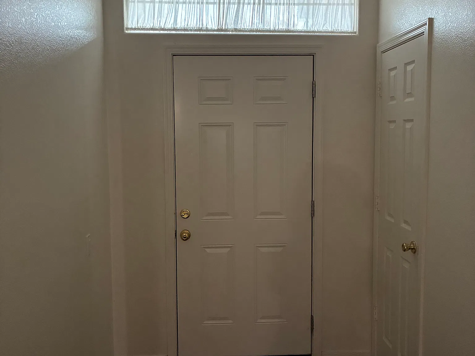 3 bed, 1310 sqft, $1,995 — Photo 2