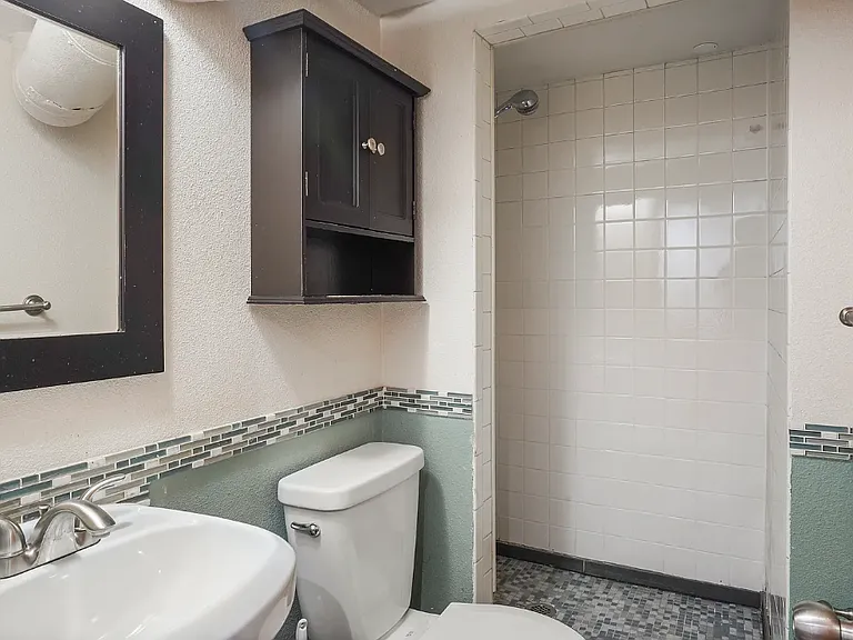 2665 S King St — Photo 13