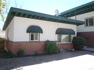 336 Mary St photo 1
