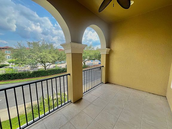5th image of 821 Lobelia Dr