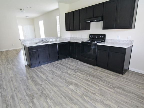 5th image of 3919 Lexington Manor Ct