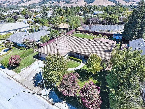 4th image of 1775 Almond Way