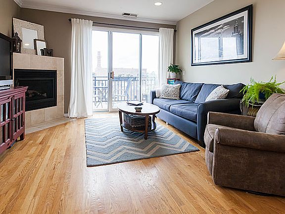 3rd image of 3131 W Logan Blvd APT 5B