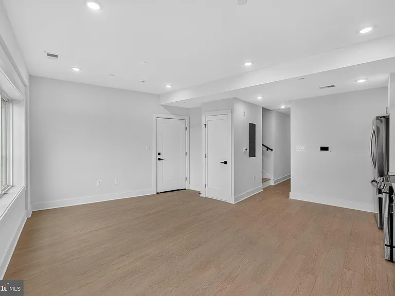 1650 Columbia Rd NW #401 — Photo 6