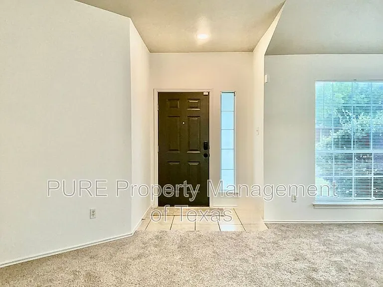 3232 Clinton Pl — Photo 3
