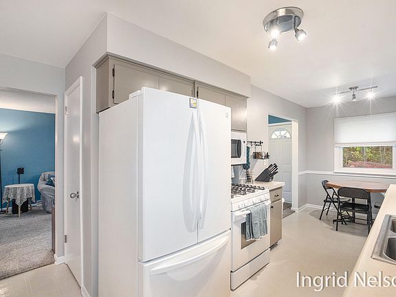5th image of 1710 Walker Ave NW