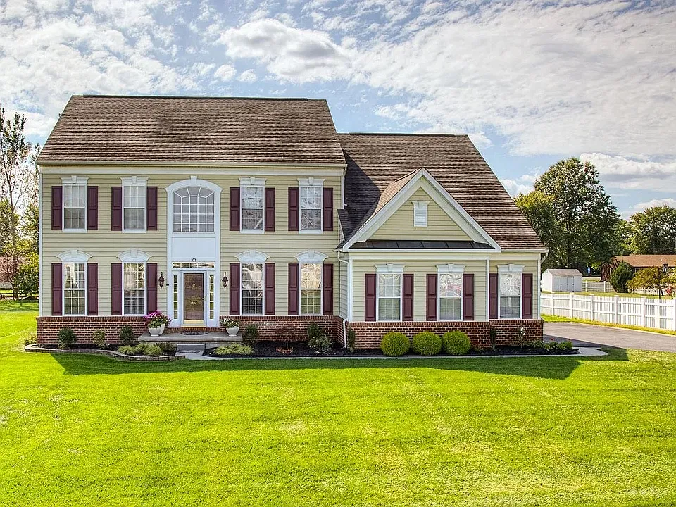 33 Hempstead Dr