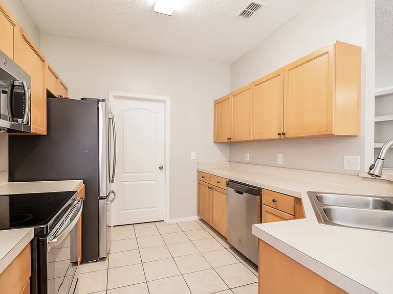 1136 Cherry Valley Way — Photo 7