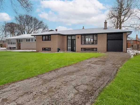 33 Lancer Dr, Vaughan, ON L6A 1E1