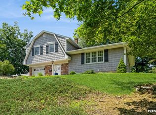 5 Terry Ct, Montvale, NJ 07645