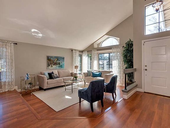3rd image of 2265 Lake Crest Ct