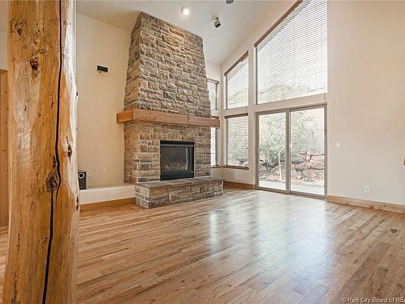 4th image of 3428 Cedar Dr