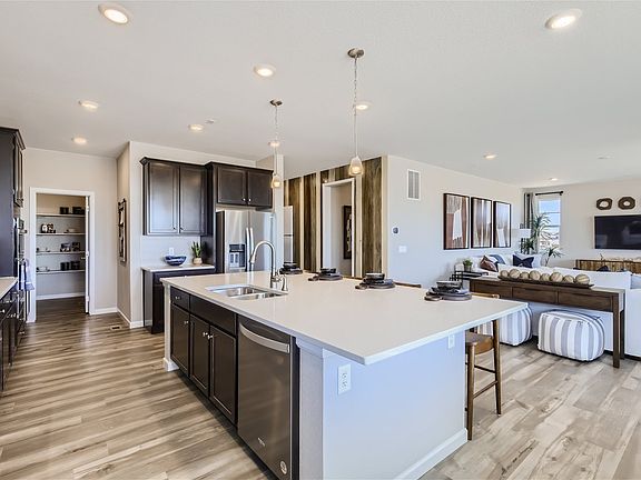 4th image of 1391 Loraine Cir N