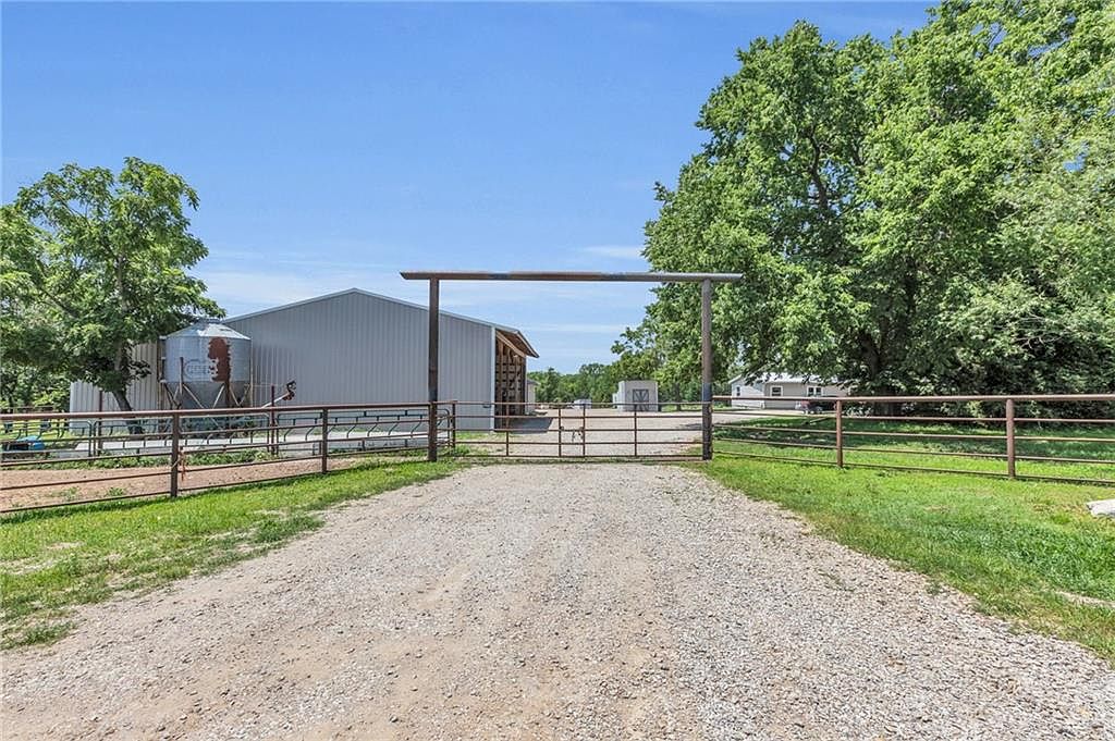 3588 Gender Rd 3588 Colorado Rd, Pomona, KS 66076 | MLS #2494007 | Zillow