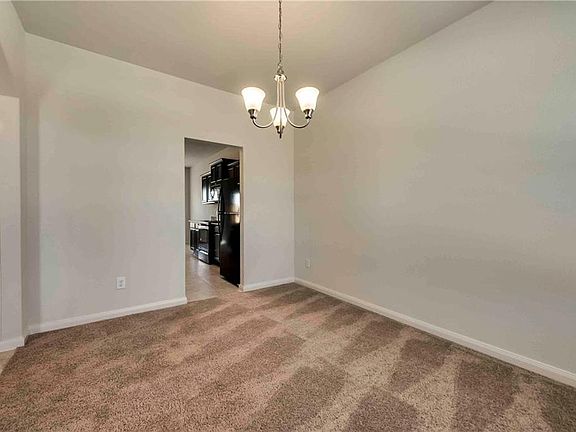 5th image of 916 Princewood Dr