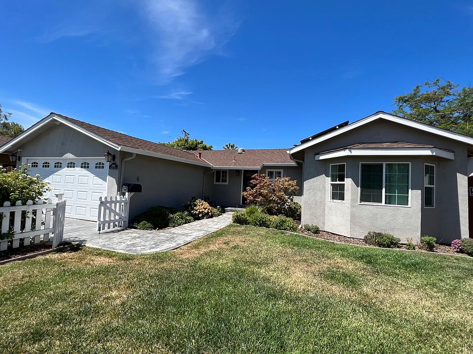 1st image of 3399 Cheshire Dr