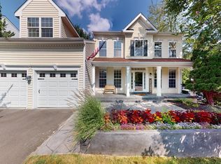 17320 Cedar Bluff Ct, Round Hill, VA