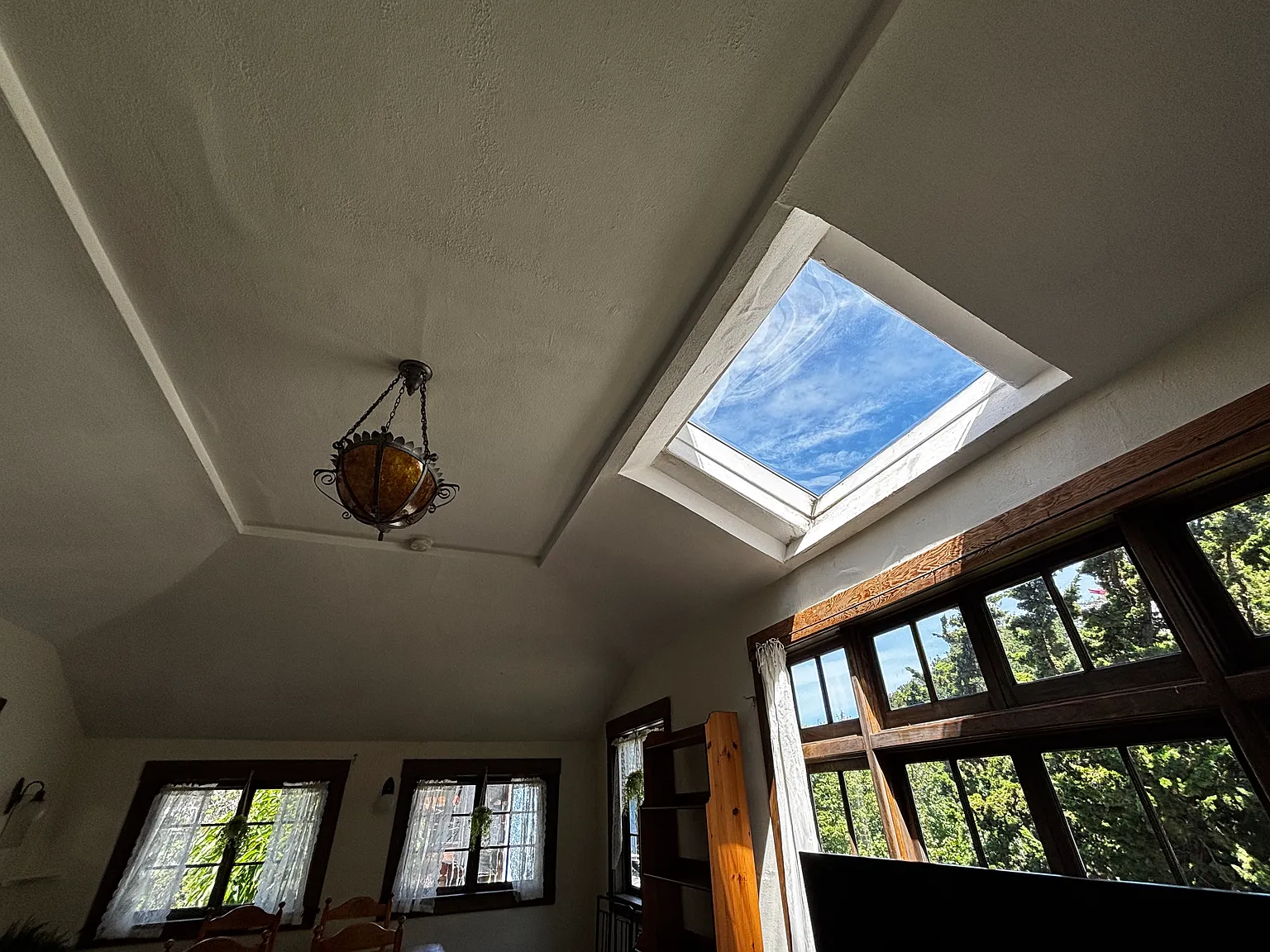 4 bed, 1224 sqft, $6,085 — Photo 4