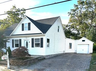 110 W 4th St, Howell, NJ 07731