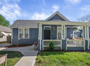 919 Pottawatomie St, Leavenworth, KS 66048