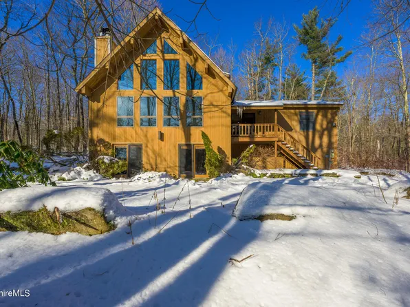 55 Mallard Dr, Becket, MA 01223