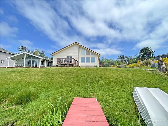 4th image of 409 Duck Lake Dr SE