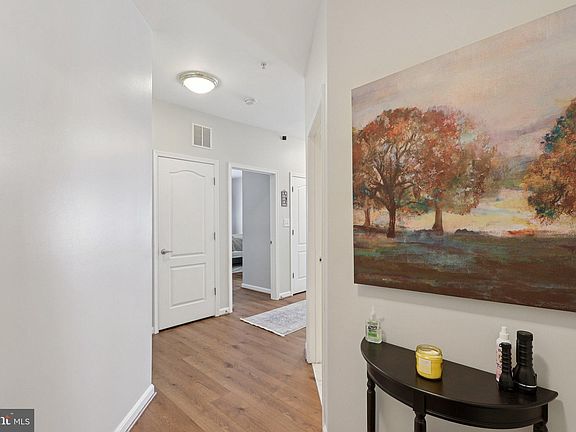 3rd image of 1621 Ladue Ct APT 104
