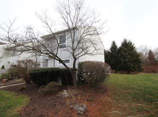 550 Oak Ave #10, Cheshire, CT 06410