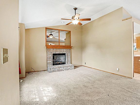 5th image of 2929 N Parkwood Ct