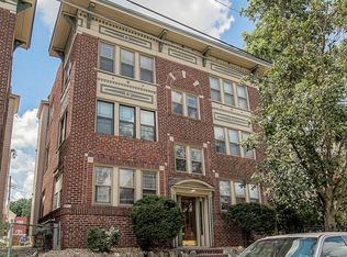 213 E 30th St, Kansas City, MO 64108