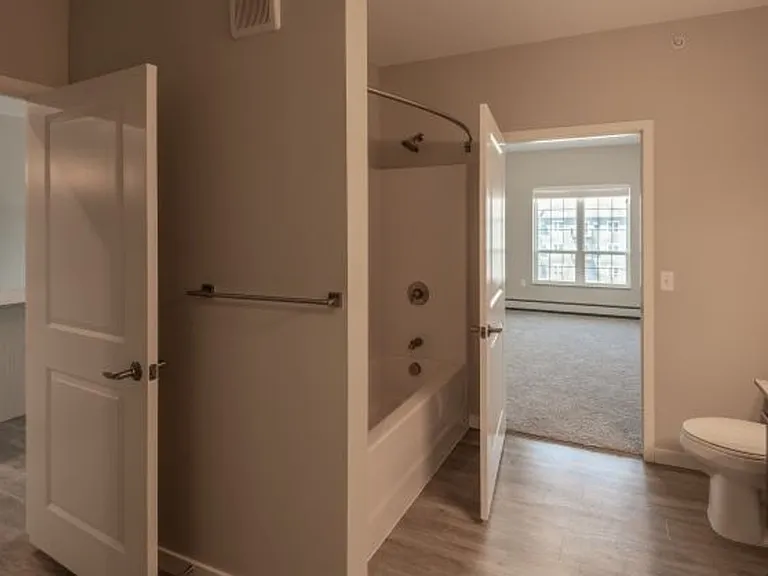 Encore Park Apartments — Photo 14