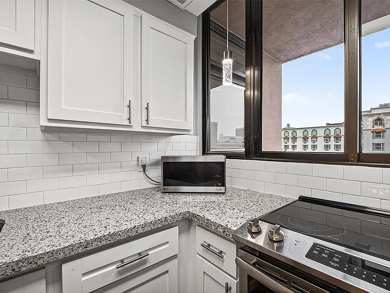 5150 Hidalgo St #402 — Photo 32