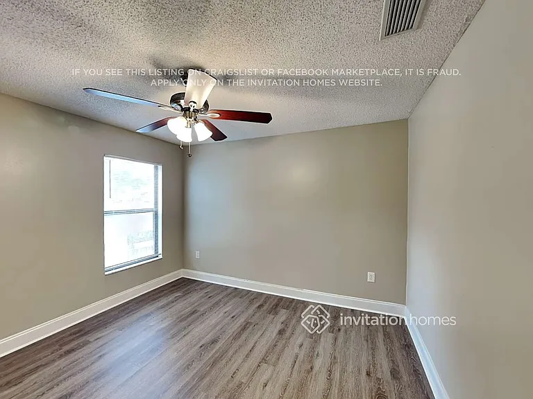 2297 Cork Oak St E — Photo 16