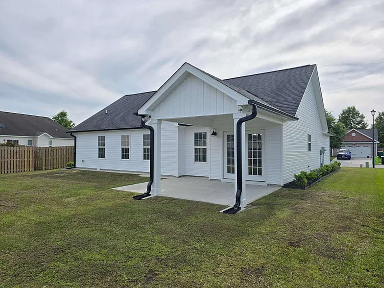 302 Kingston Rd — Photo 18