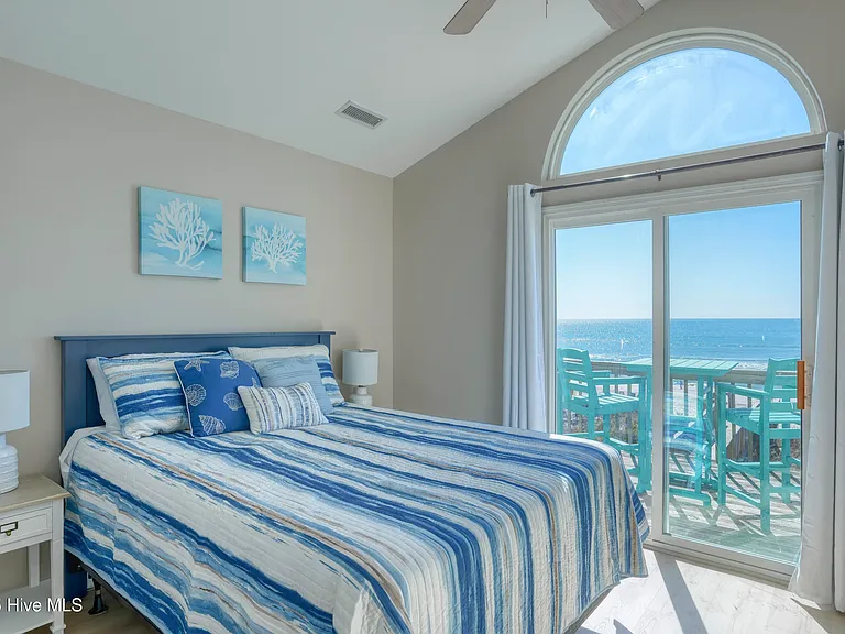 3994 Island Dr — Photo 26