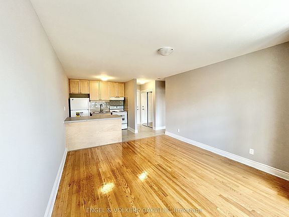 2nd image of 80 25th St #10