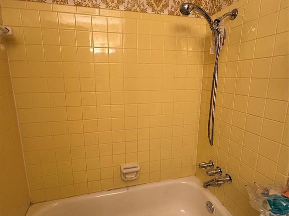 5th image of 7815 Grove Ridge Dr