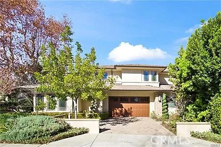 530 Drake Rd — Photo 3