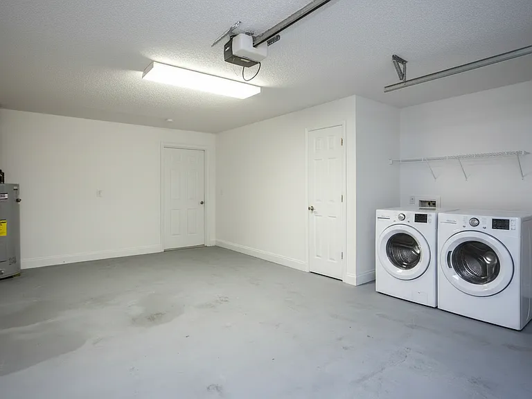 Axis on Roan Apartments — Photo 10