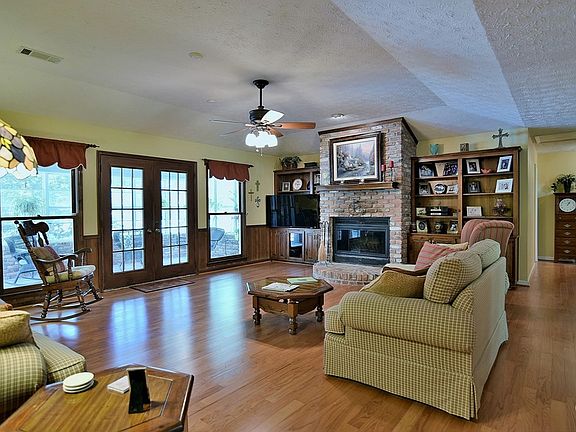 2nd image of 463 Lee Road 281