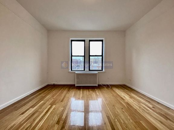 4th image of 121 Bennett Ave #64L