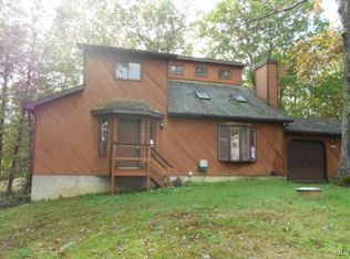 127 Gandolf Rd, Tamiment, PA 18371