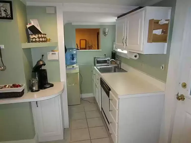 15 Cottage Ct #2 — Photo 6