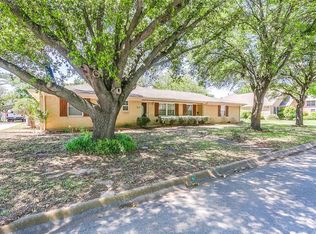 406 S Jackson Ave, Justin, TX 76247