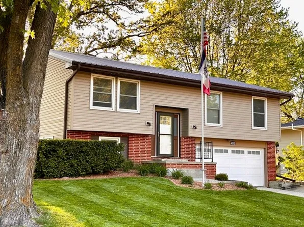 4512 67th St, Urbandale, IA 50322